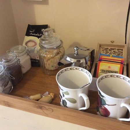 Bed and Breakfast The Poplars Newbold on Stour Экстерьер фото